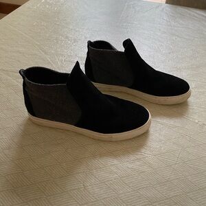 Karl lagerfeld sneakers black with gray leather upper size 6